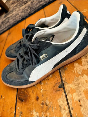 PUMA Suede Black & White Sneakers